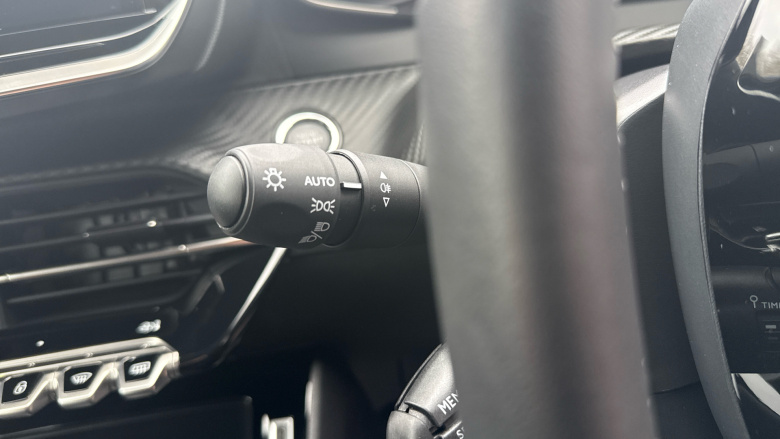 Peugeot 208 1.2 PureTech 100 Style 5dr Petrol Hatchback